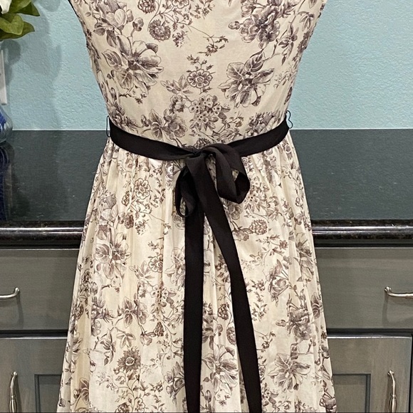 Banana Republic | Floral Tea Dress| Silk Blend Lined | Size 2 | NWT - Picture 5 of 16